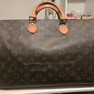 Authenthic Louis Vuitton Monogram Speedy 40.